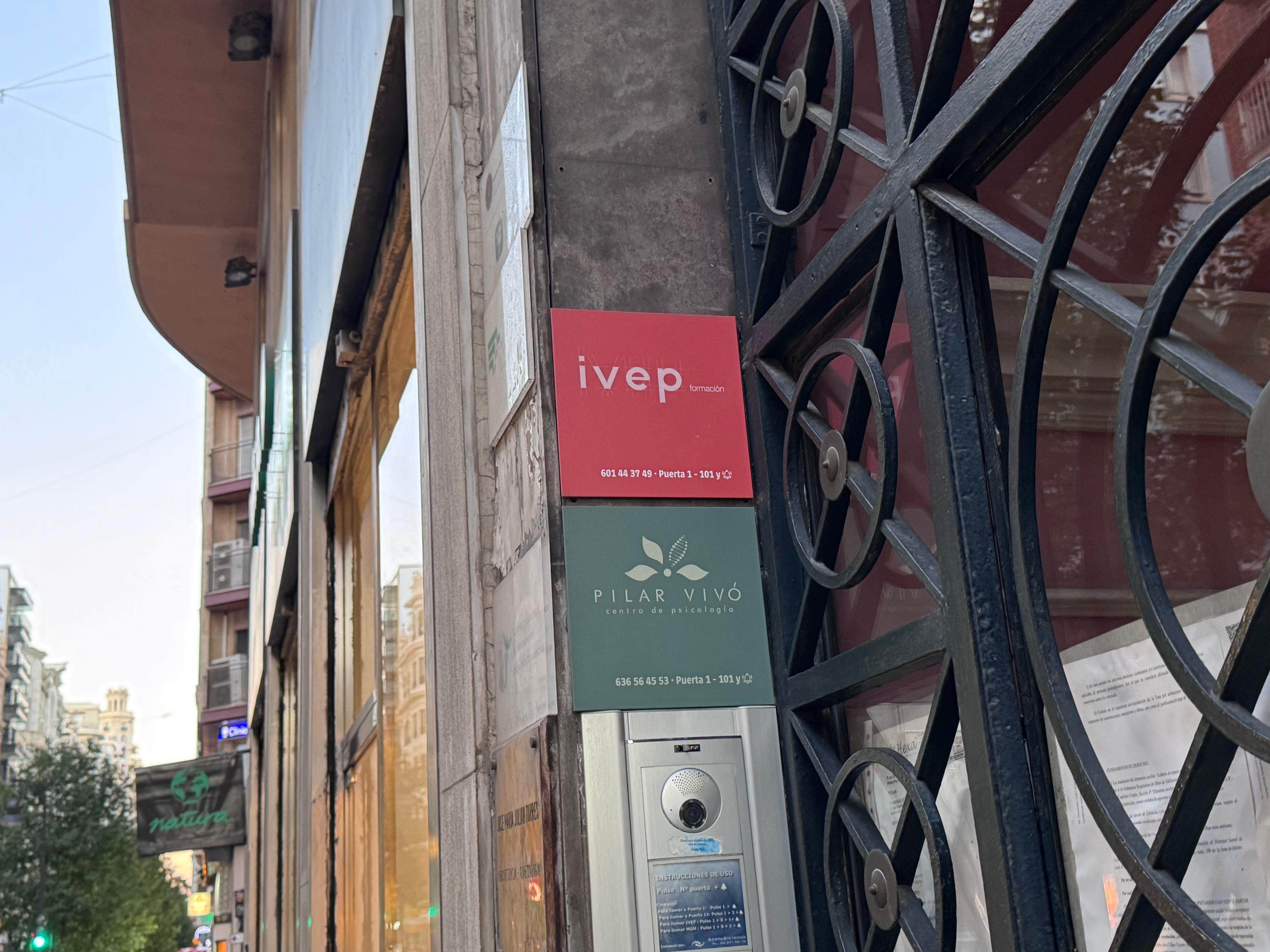 Fachada exterior clínica psicología Valencia - Pilar Vivó