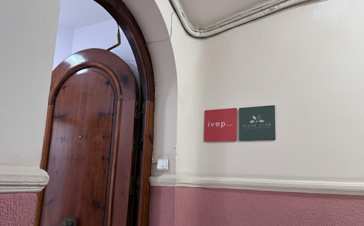 Entrada principal clínica Pilar Vivó Valencia